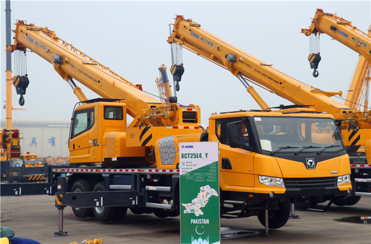 XCMG Manufacturer Mobile Crane XCT25L5 25 Ton Truck Cranes with Good Price